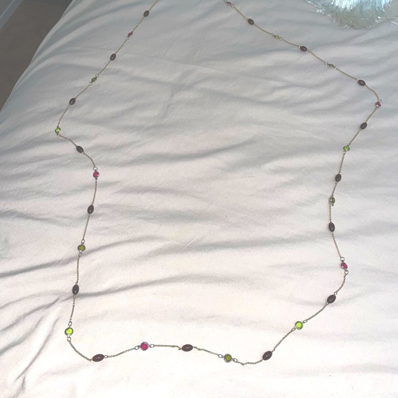 Multi colored layer necklace. - Picture 3 of 3